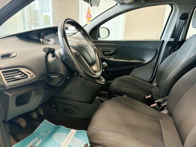 Lancia Ypsilon 1.2 69 CV Gold - Foto 6