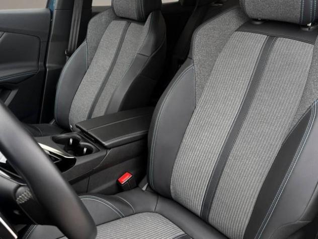 PEUGEOT 3008 Hybrid4 300 e-EAT8 Allure Pack rif. 24058904 - Foto 9