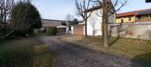 Casa indipendente di 300 m² con 5 locali e box auto doppio in vendita a Casorezzo - Foto 2