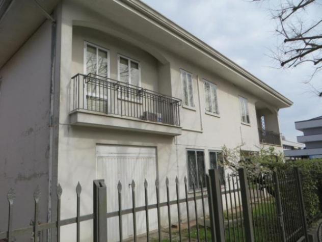 Immobile in asta di 442 m² con più di 5 locali in vendita a Rovigo