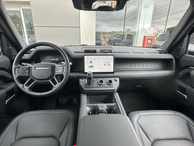 Land Rover Defender (2019) LAND ROVER 110 3.0D I6 200 CV AWD Auto X-Dynamic SE - Foto 4