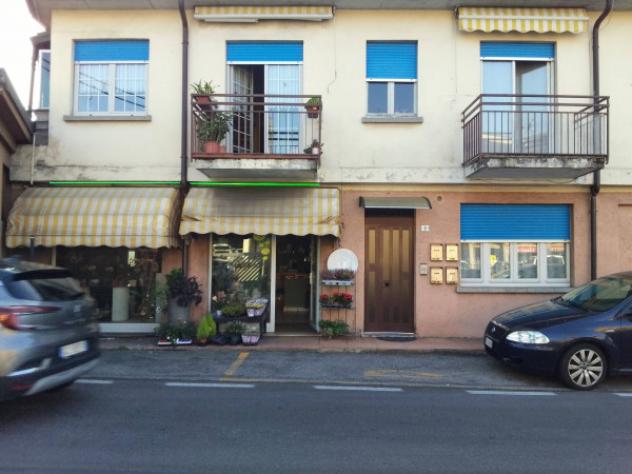 Attività / Licenza di 78 m² con 2 locali in vendita a Buguggiate