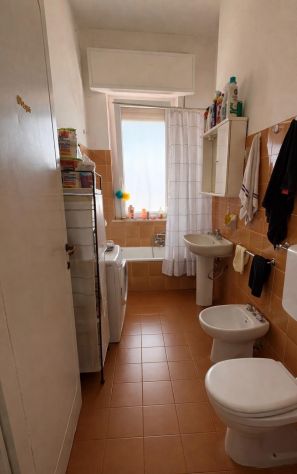 singola a rgza € 620 tutto incluso in app.to centrale 8° p. con terrazzo - Foto 4