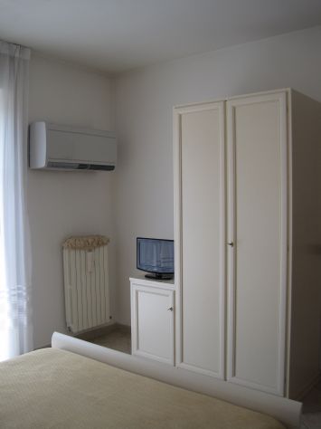 Trilocale Nuovo Arredato con 2 Camere da Letto vicino Università M2 Spese Compr. - Foto 3
