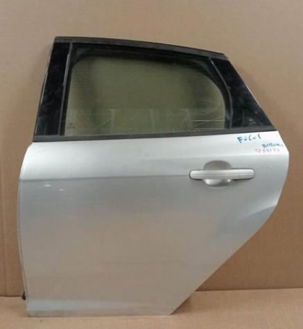 PORTA POST. SX. ARGENTO C/A. El. e S. (Berlina) 999-U1298173 Carrozzeria  Lamierati esterni  Porte  Porta post. sx. FORD - FOCUS - 01-04-2011 - 01-11-