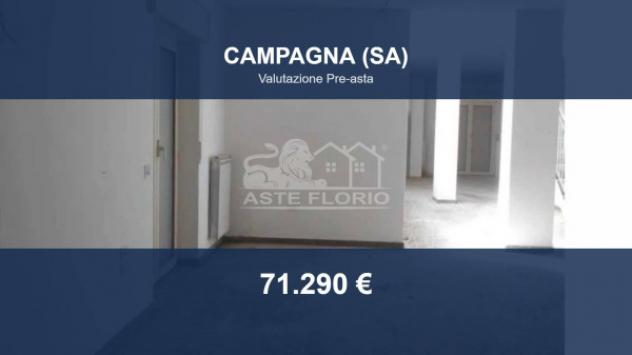 Immobile in asta di 172 m² con più di 5 locali e box auto in vendita a Campagna