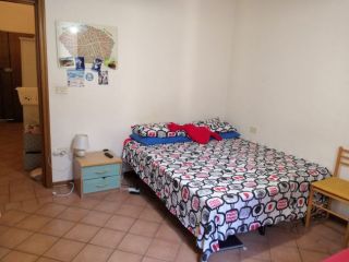 BOLOGNA STANZA SINGOLA DUE TORRI