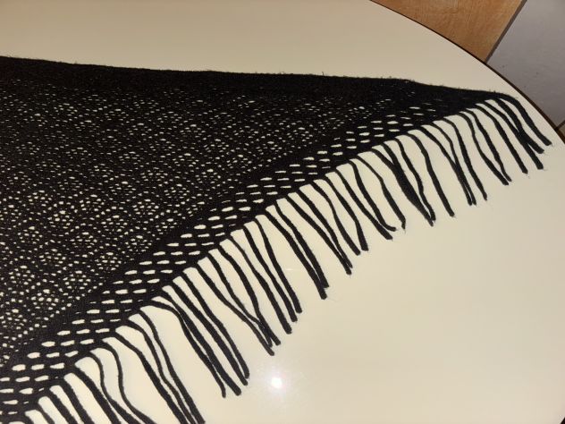 SCIALLE/MANTELLA/PONCHO/SCIARPA COME NUOVA,100% IN LANA,MARCA”MODA B”ORIGINALE - Foto 5