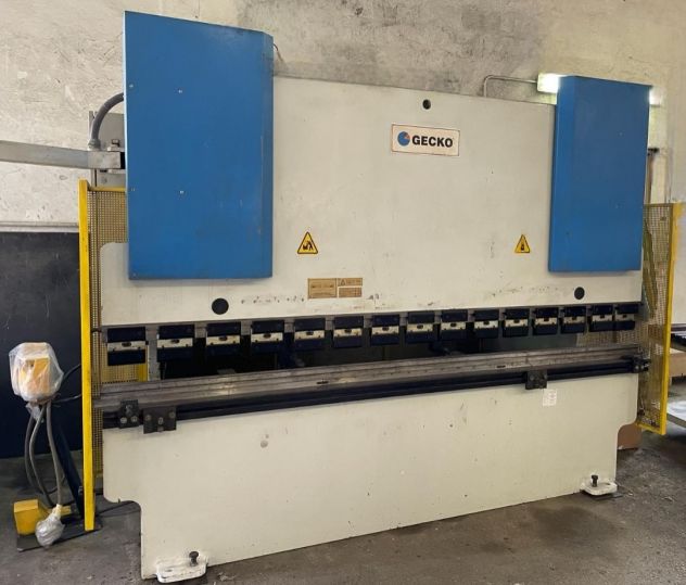 Piegatrice lamiera GECKO Mod HAP 30 120