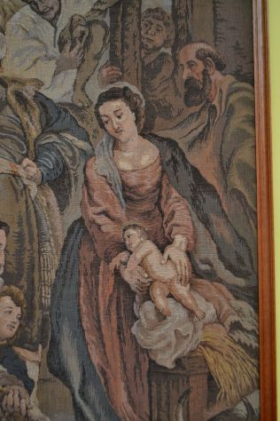 Arazzo del XX secolo raffigurante ” Adorazione dei Magi “ - Foto 4