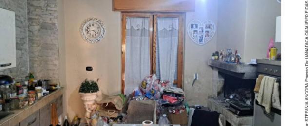 Immobile in asta di 176 m² con più di 5 locali e box auto in vendita a Parabita - Foto 3