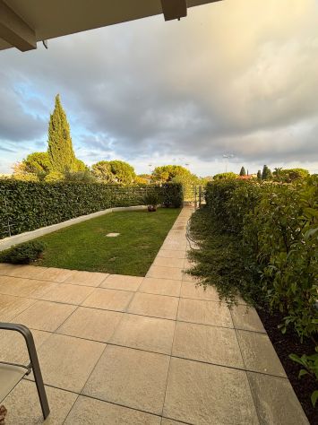 LOANO MONOLOCALE CON GIARDINO PER LUNGO PERIODO PER TRASFERTISTI LAVORO