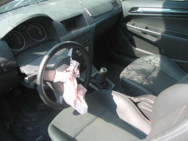 Opel Astra GTC 1.9 16V CDTI 150 CV 3p. Sport - Foto 7