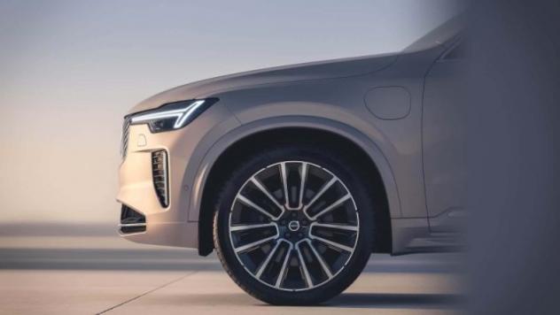 VOLVO XC90 T8 Plug-in hybrid AWD automatico 7 posti Core rif. 24100721 - Foto 8