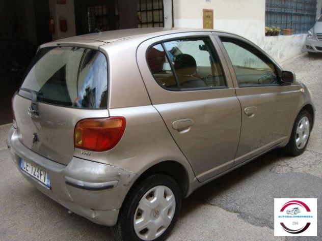 TOYOTA - Yaris - 16V 5 porte Sol - Foto 5