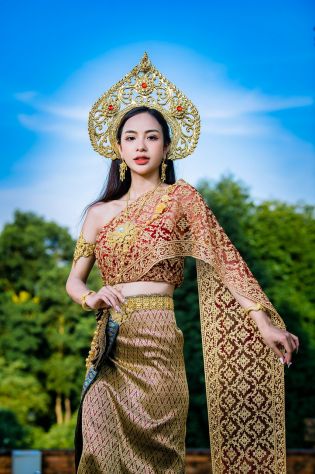 3274622122-NUOVA RAGAZZA ARRIVATA THAI MASSAGE è un centro massaggi thailandese