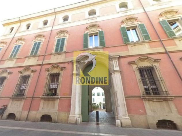 Negozio in posizione di fortissimo passaggio