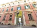 Negozio in posizione di fortissimo passaggio
