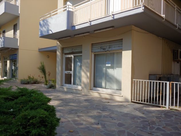 Vendesi locale commerciale/studio/ambulatorio
