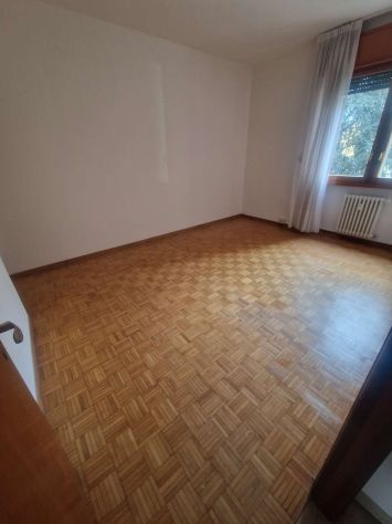 Stanza singola 390 euro libera subito