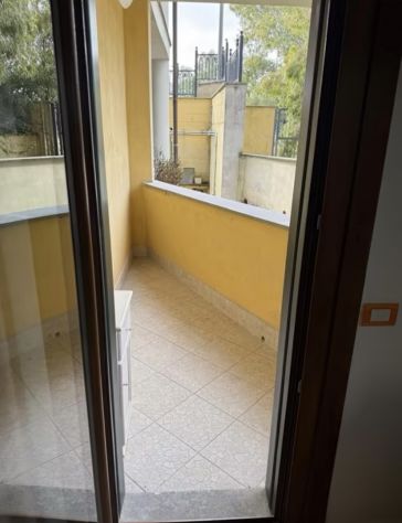 FIUMICINO GRAZIOSO BILOCALE ARREDATO CON BALCONCINO