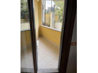 FIUMICINO GRAZIOSO BILOCALE ARREDATO CON BALCONCINO
