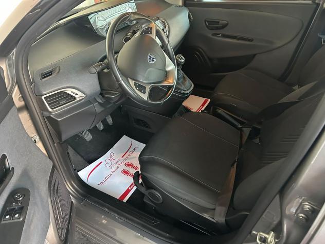 Lancia Ypsilon 1.0 FireFly 70cv Hybrid Gold - Foto 10