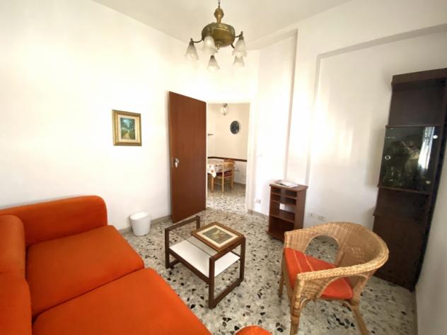 TRILOCALE LUMINOSO CON TERRAZZO E CANTINA - Foto 4