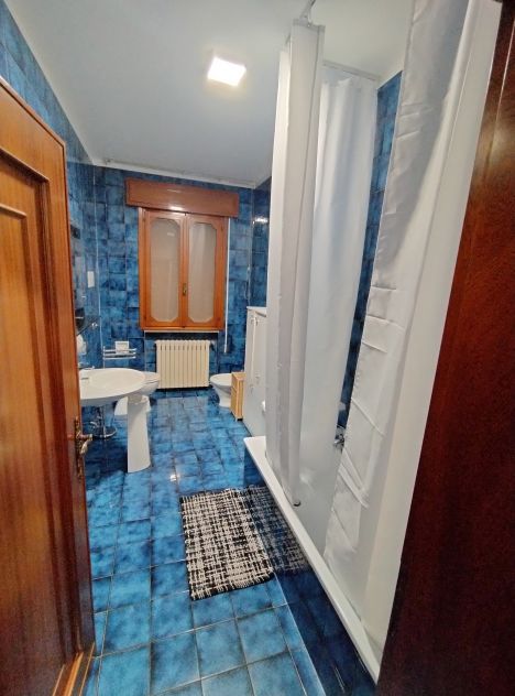 disponibili stanze singole in zona crocifisso/guizza - Foto 5