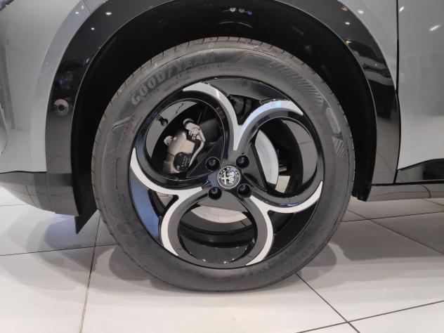 Alfa Romeo Junior Junior 1.2 145 CV Hybrid eDCT6 Q4*4x4* - Foto 8