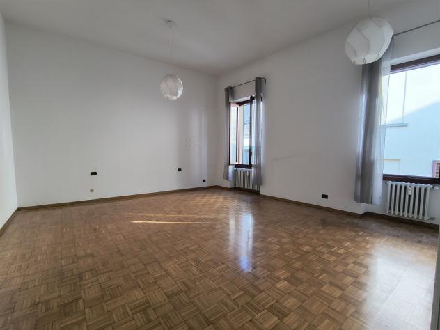 MONZA CENTRO Appartamento quadrilocale con posto auto - Foto 4