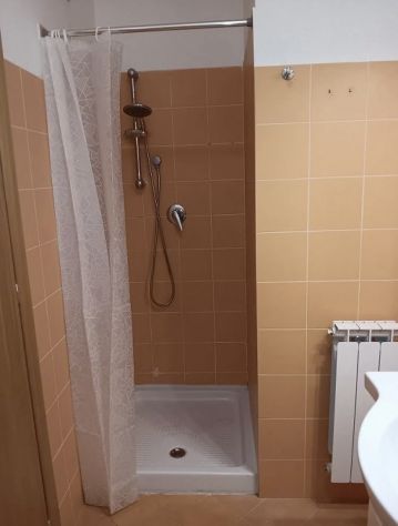 POMEZIA MONOLOCALE ARREDATO CON TERRAZZO E POSTO AUTO - Foto 5