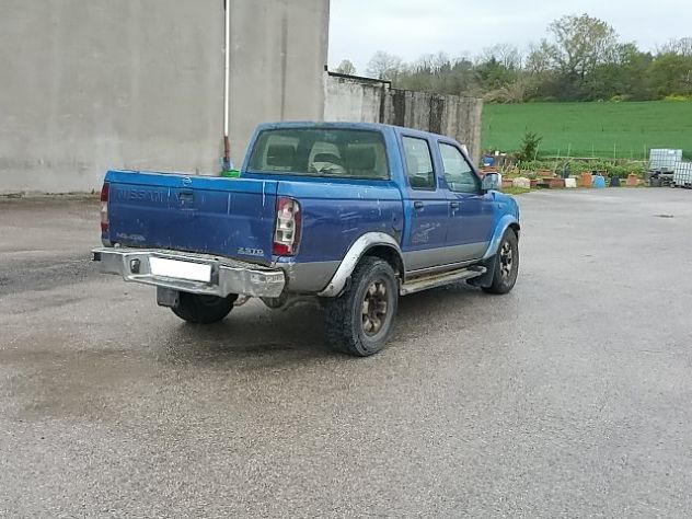 Nissan Navara (D22) 2.5 TD 100CV 4WD Cabina Doppia - Foto 4