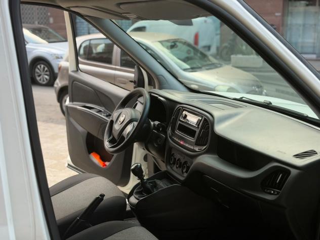FIAT Doblò 1.6 Mjt 16v 120cv LOUNGE MAXI - Foto 8