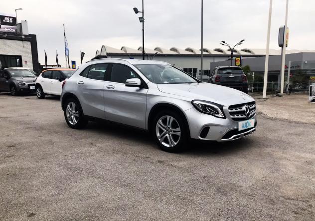 Mercedes-benz GLA 180 122CV 7G-TRONIC AUTOMATIC SPORT - LED NAV CARPLAY PELLE CAMERA SENSOR CERCHI R18
