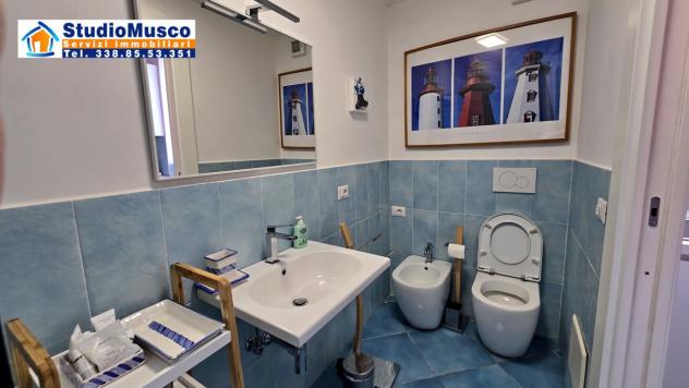 StudioMusco vende a Capri, su via Marina Grande, appartamento su due livelli. - Foto 9