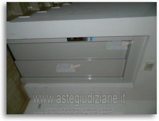 IMMOBILI-IMMOBILE COMMERCIALE-Via Via dei Pescatori, piano 2 7 - Foto 2