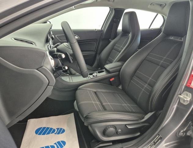 Mercedes-benz GLA 180 d Automatic Sport - Foto 10