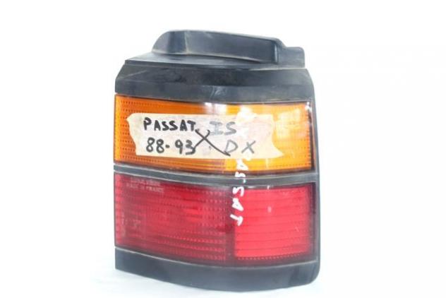 333945112 FARO FANALE POSTERIORE DESTRO PARTE ESTERNA VOLKSWAGEN PASSAT 1.9 TD GL SW RICAMBIO USATO