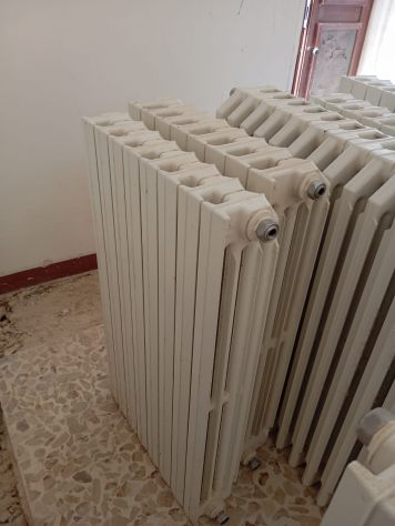 VENDO 6 TERMOSIFONI IN GHISA USATI - MARITTIMA LE - Foto 3