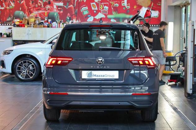 VOLKSWAGEN Tiguan 2.0 TDI 150cv SCR DSG Life rif. 23669657 - Foto 4