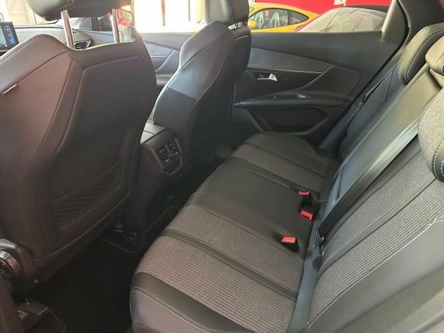PEUGEOT 3008 1.5HDI ALLURE EAT8 130cv - Foto 8