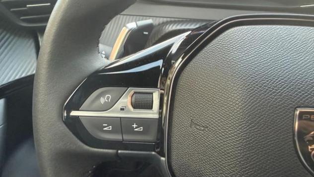 PEUGEOT 2008 1.2 145CV HYBRID e-DCS6 ALLURE*FULL LED*CARPLAY* rif. 24047053 - Foto 6