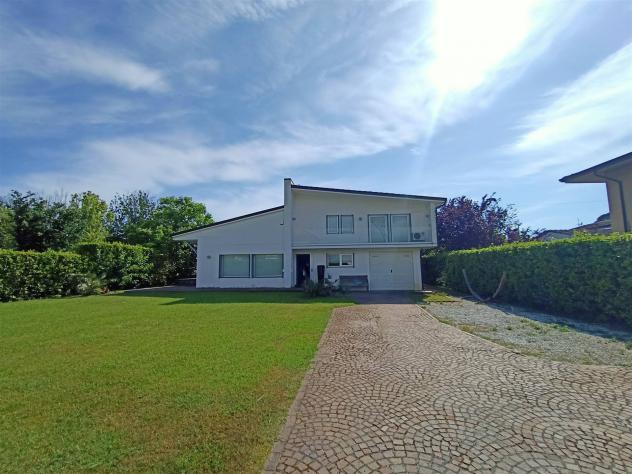 Villa in Vendita in zona VITTORIA APUANA