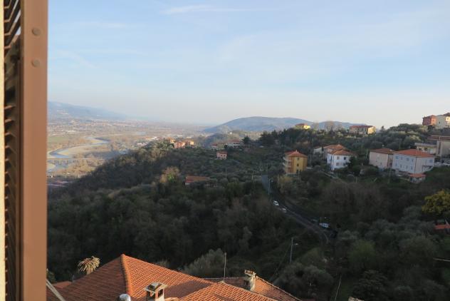 Quadrilocale in vendita a Vezzano Ligure