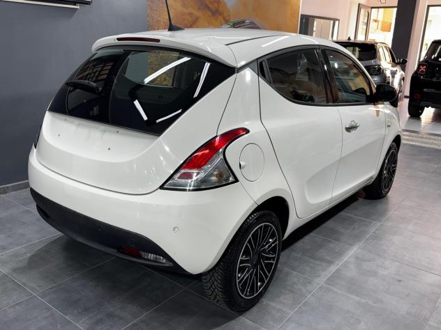 Lancia Ypsilon 1.0 FireFly 5 porte S&S Hybrid Gold - Foto 4