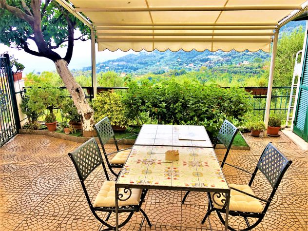 Alassio casa indipendente vista mare con ampi terrazzi/ spazi esterni, postauto - Foto 6