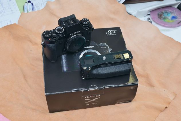 Fujifilm X-T1 con VG-XT1 NUOVISSIMA + due batterie nuove - Foto 2