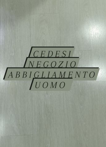 Cedesi avviata attività di Abbigliamento Uomo in centro