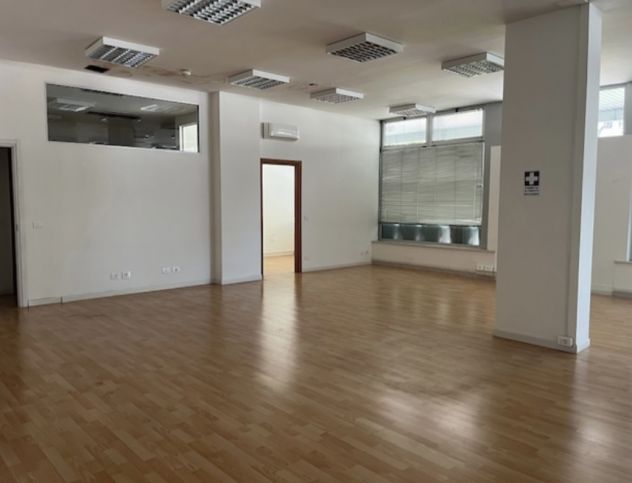 Udine via marangoni ufficio negozio